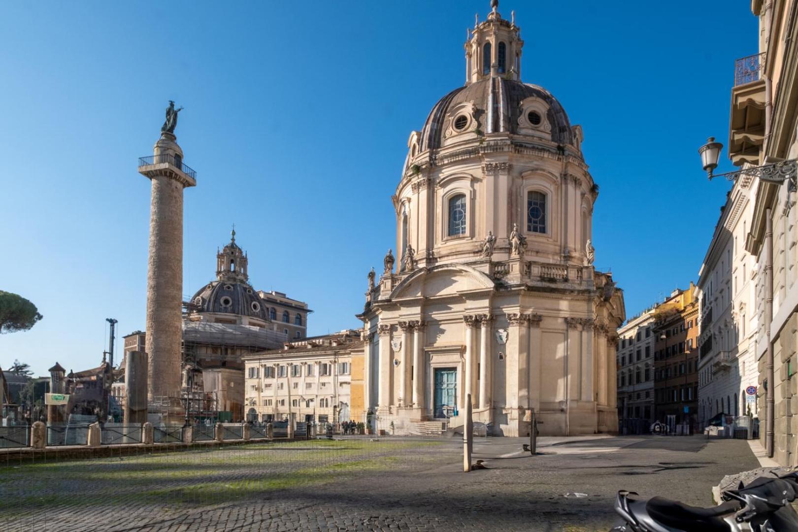 Elegant And Luxury Apartment @Altare Della Patria Rome Bagian luar foto